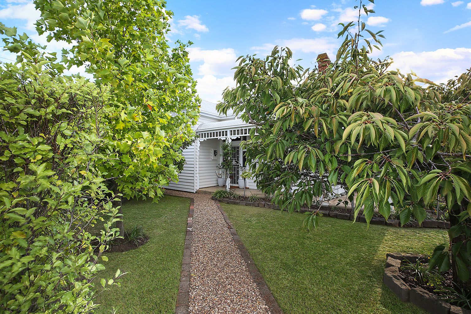 21 Campbell Street, Colac VIC 3250, Image 2