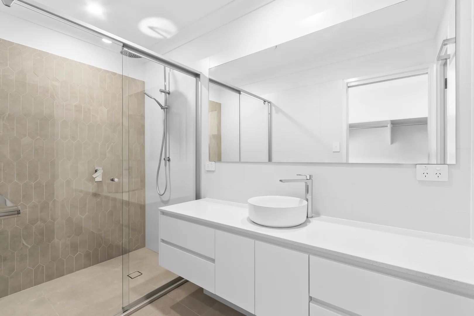 Additional image 11 of 1/49 Waratah Avenue, Carina QLD 4152