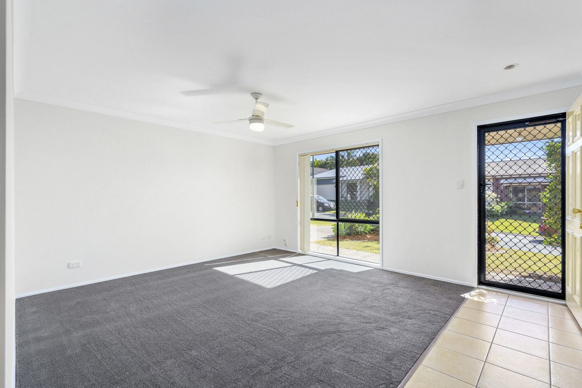 29 Sheffield Circuit, Pacific Pines QLD 4211, Image 2