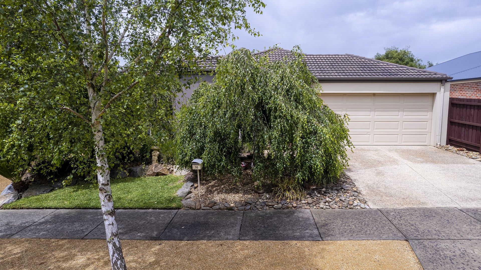 4 bedrooms House in 16 Serenity Drive LANGWARRIN VIC, 3910