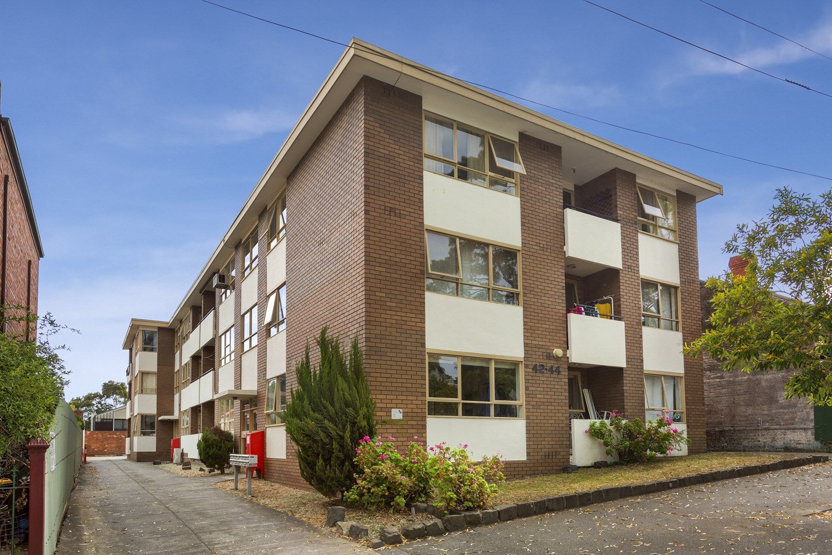 2 bedrooms Apartment / Unit / Flat in 4/42 Brougham Street NORTH MELBOURNE VIC, 3051