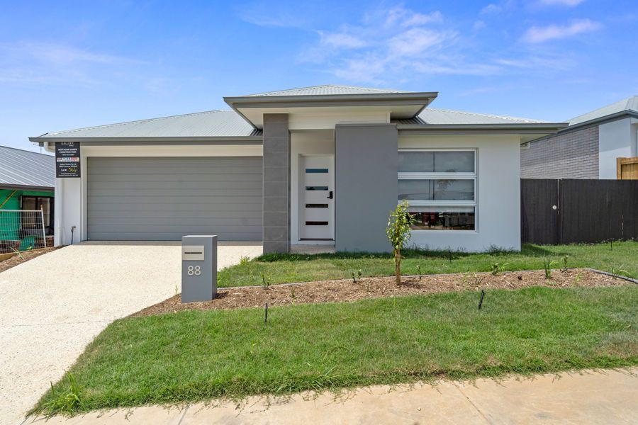 1 bedrooms House in R1&3/88 Tivoli Avenue GREENBANK QLD, 4124