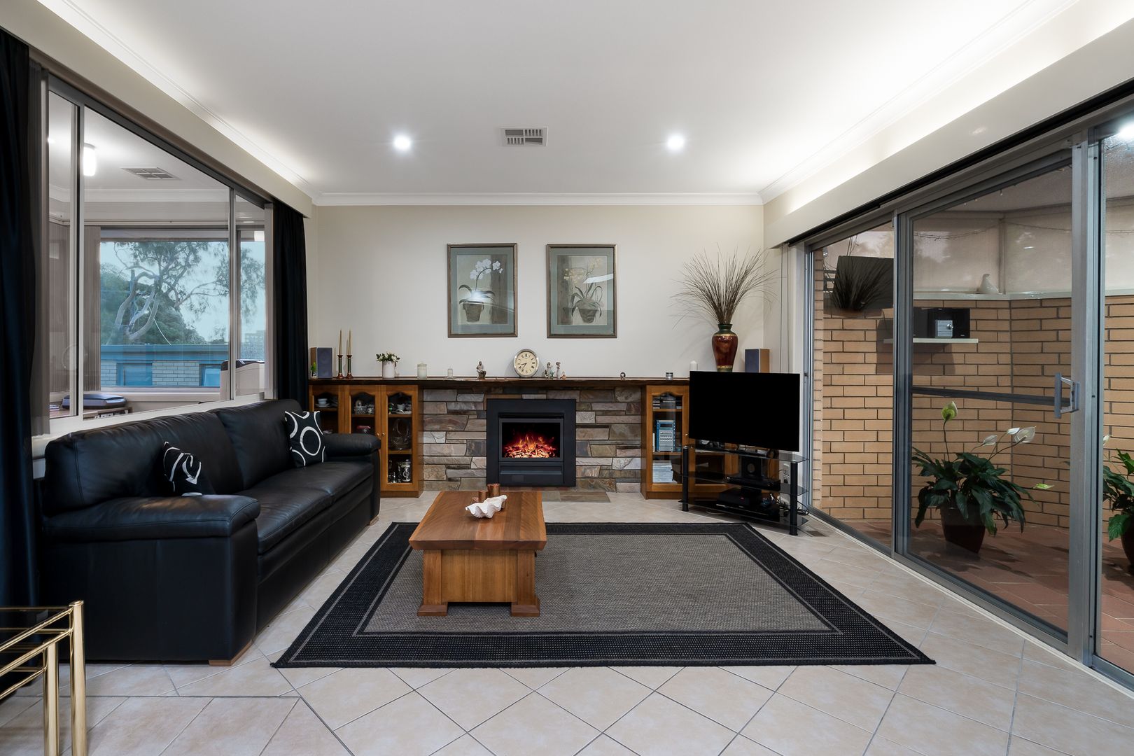 27 Clunies Ross Crescent, Mulgrave VIC 3170, Image 2