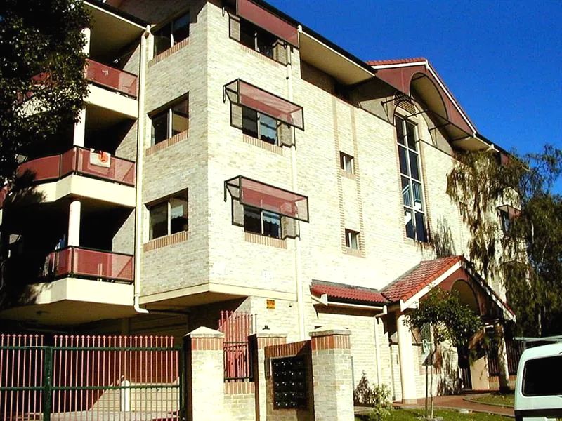 2 bedrooms Apartment / Unit / Flat in 5/4 Bourke Street LIVERPOOL NSW, 2170