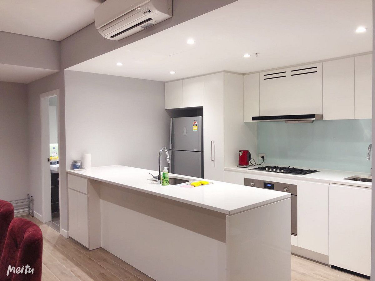 2 bedrooms Apartment / Unit / Flat in 708/7 Half Street WENTWORTH POINT NSW, 2127