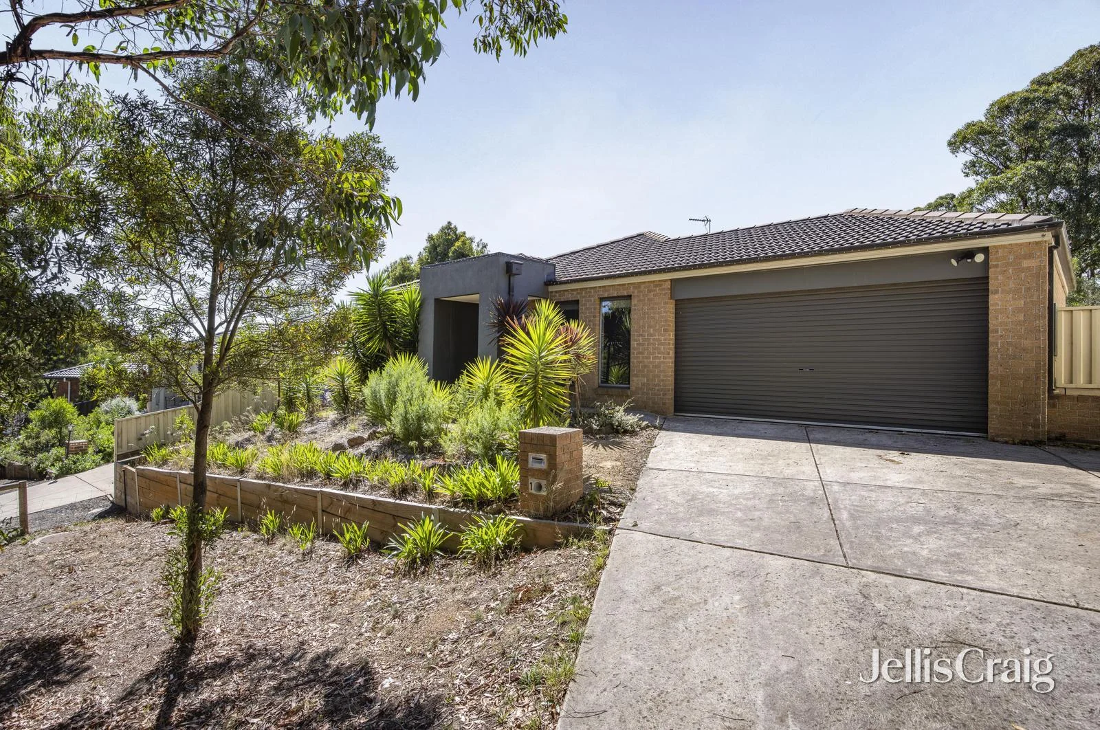 13 Shakespeare Avenue, Mount Helen VIC 3350