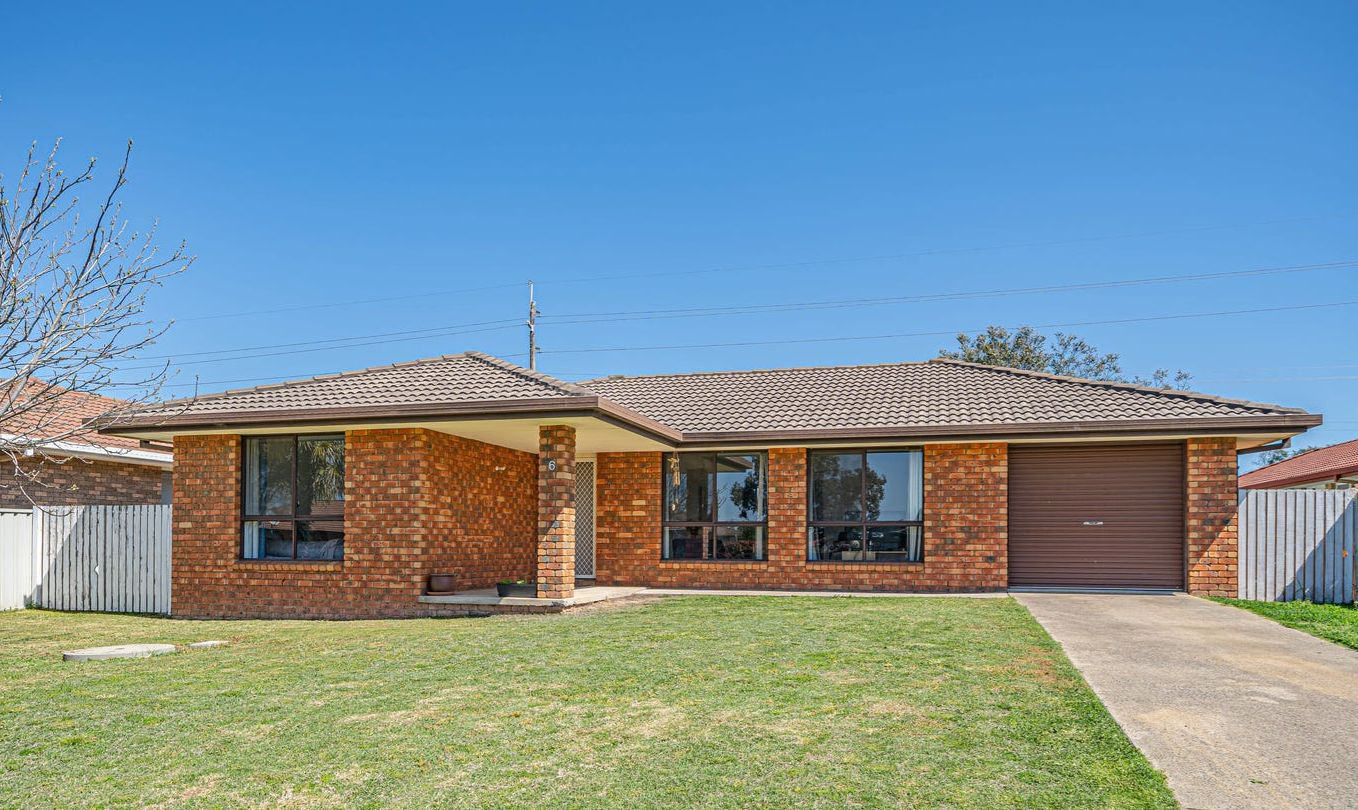 3 bedrooms House in 6 Evangelene Crescent ARMIDALE NSW, 2350