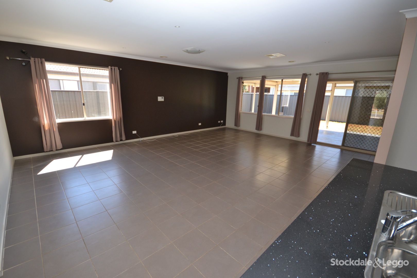 2 Aston Glade, Derrimut VIC 3026, Image 2