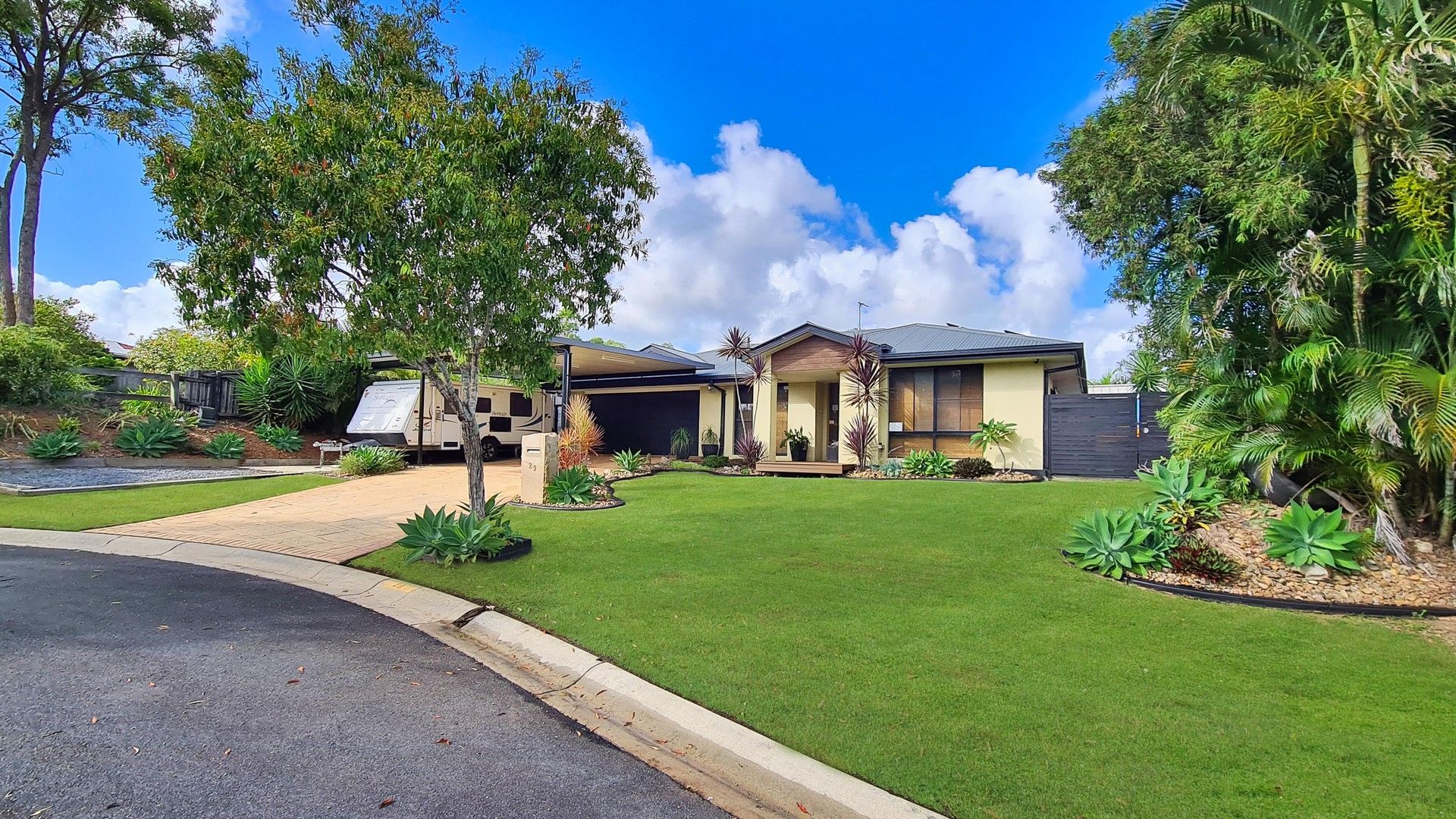 5 bedrooms House in 29 Govett Street PACIFIC PINES QLD, 4211