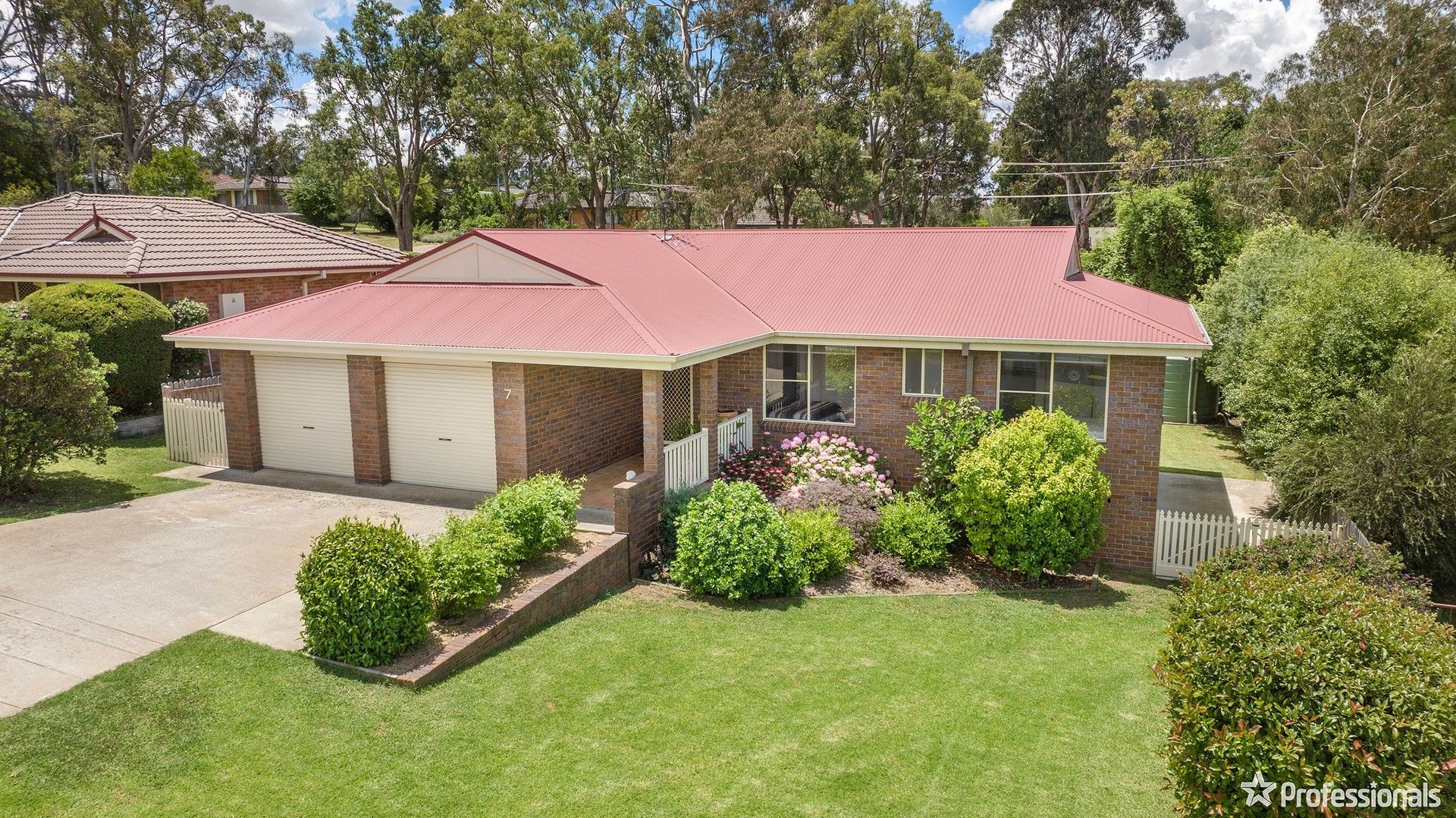 7 Todd Close, Armidale NSW 2350 Domain
