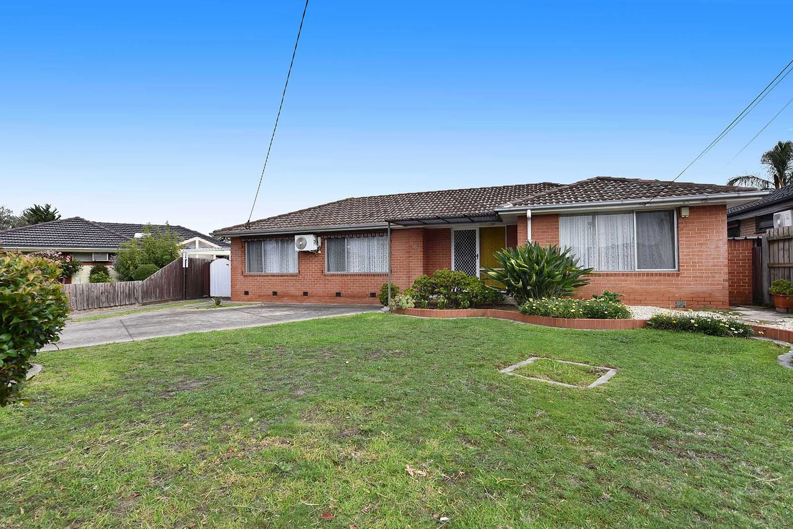 8 Ashwood Cl, Gladstone Park VIC 3043