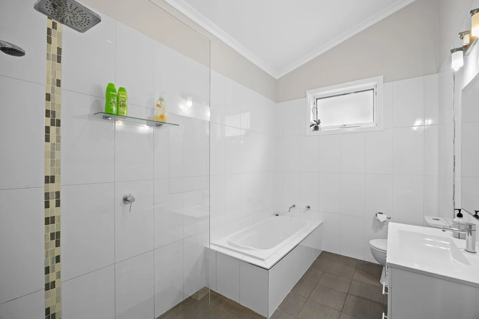 Additional image 19 of 136 Sealand Road, Fishing Point NSW 2283