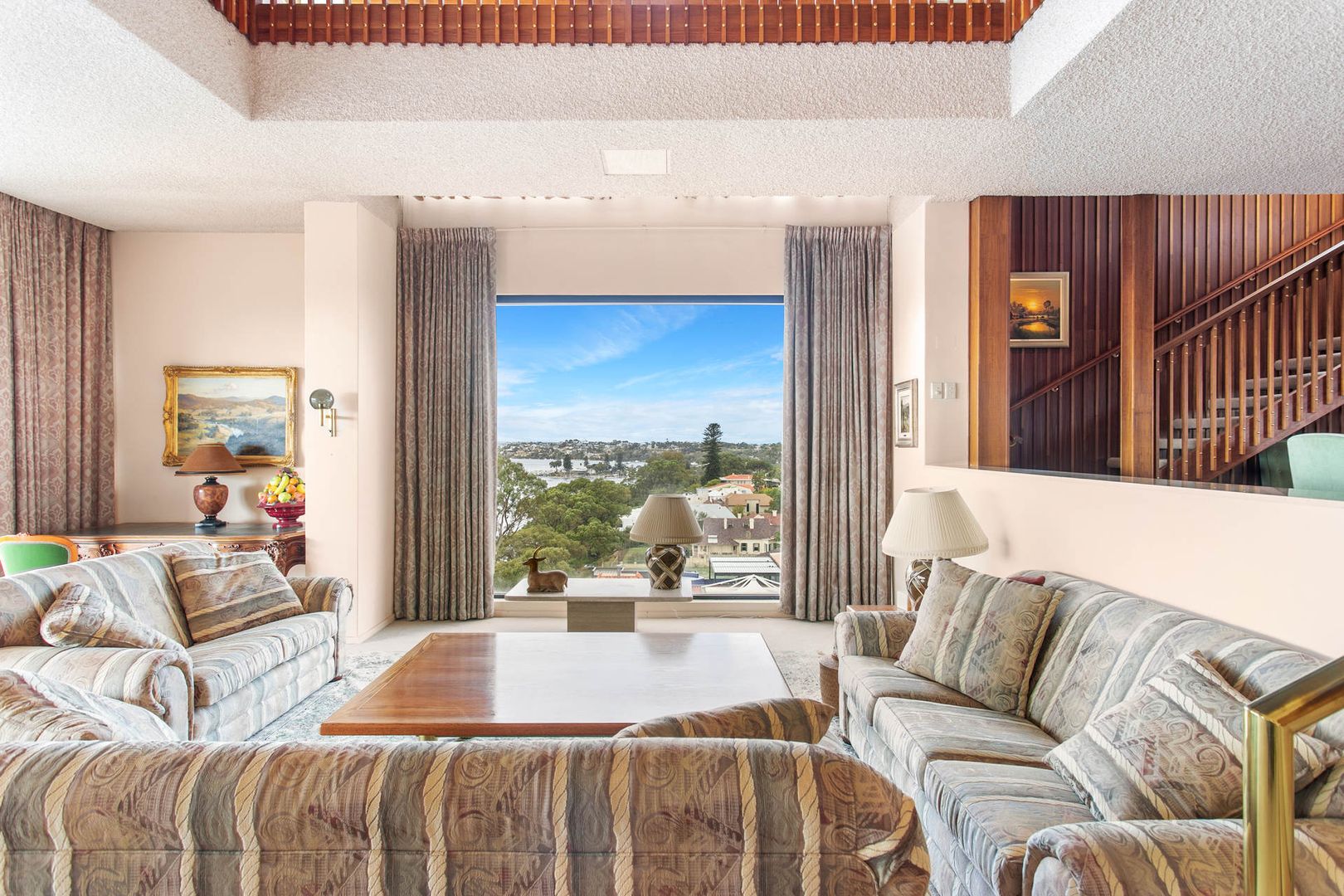 10/2/Bindaring Parade, Claremont WA 6010 House For Rent 1,800 Domain