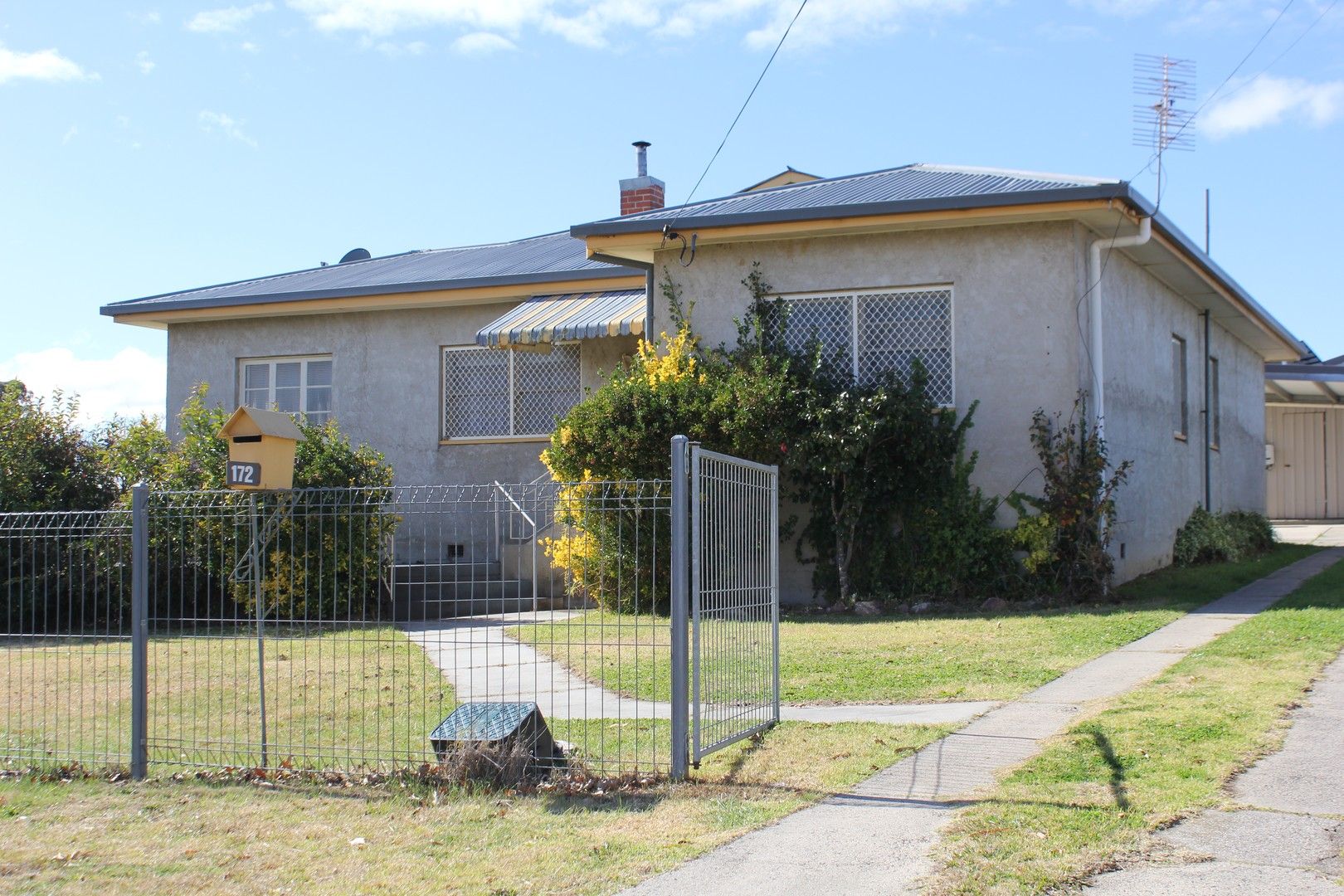 172 Bulwer St, Tenterfield NSW 2372 House For Rent 320 Domain