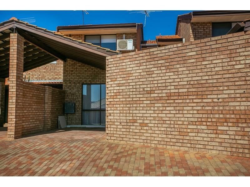 2 bedrooms Townhouse in 3/370 Canning Highway BICTON WA, 6157