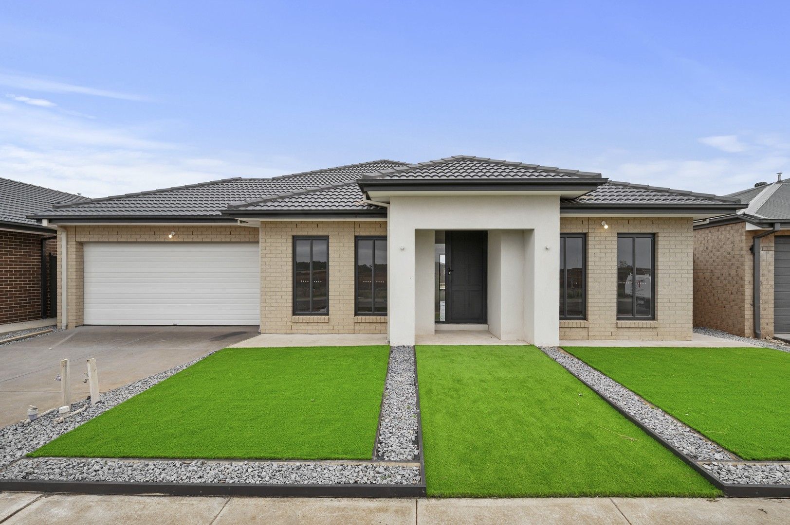 4 bedrooms House in 52 Castlecrag Way STRATHTULLOH VIC, 3338