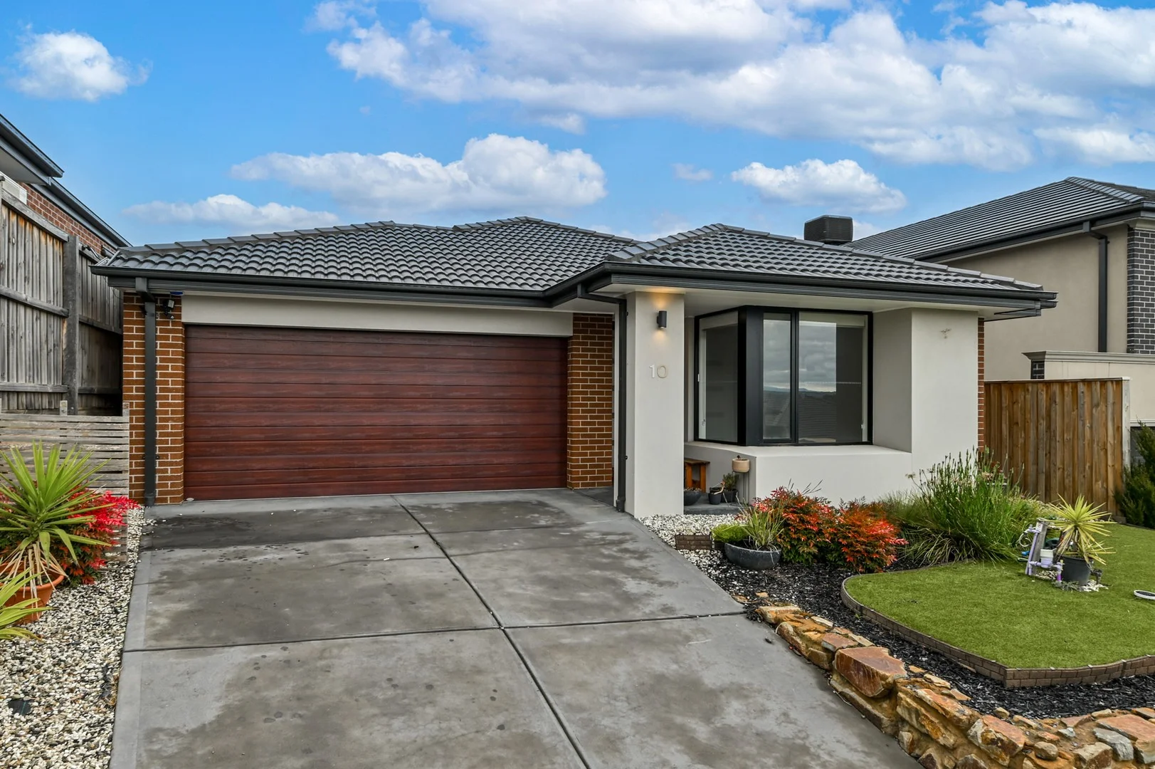 10 Caddie Cres, Chirnside Park VIC 3116