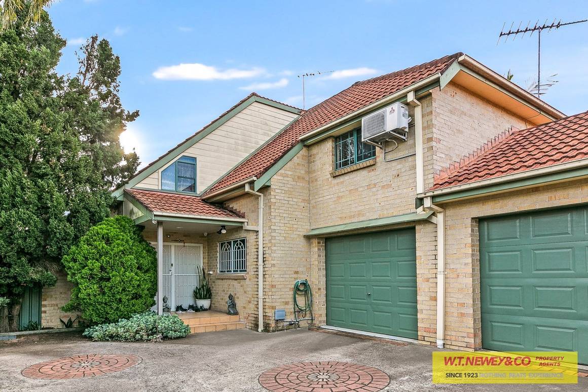 Picture of 4/34 Strickland Street, BASS HILL NSW 2197