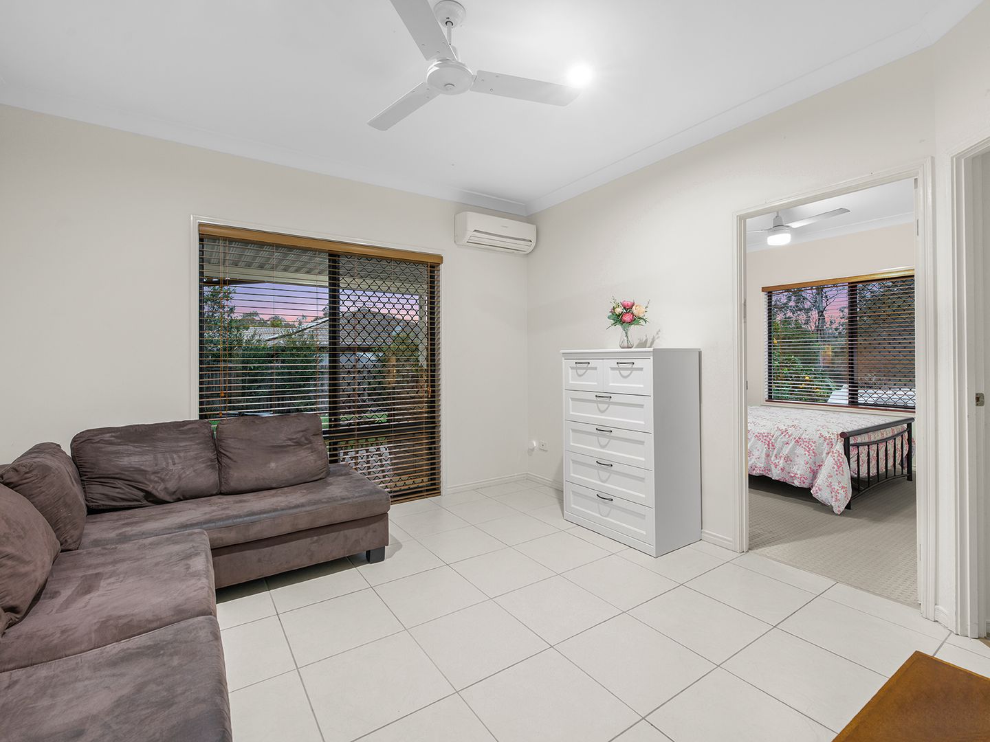 30 Clydesdale Place, Sumner QLD 4074, Image 2