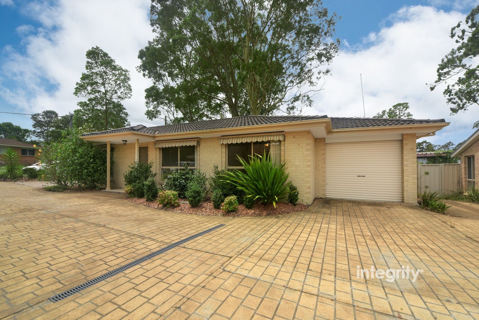 3 bedrooms Villa in 1/76 Hillcrest Avenue SOUTH NOWRA NSW, 2541