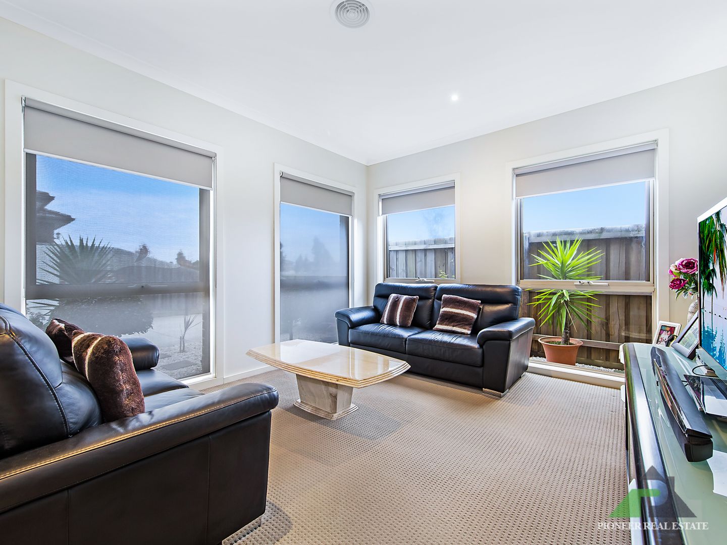 1/12-14 Kingsfield Crescent, Lynbrook VIC 3975, Image 1