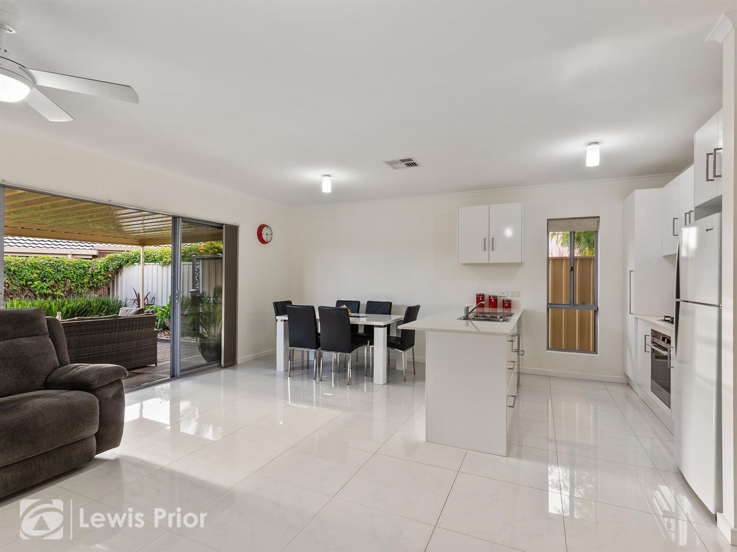 304B Oaklands Road, Park Holme SA 5043, Image 1