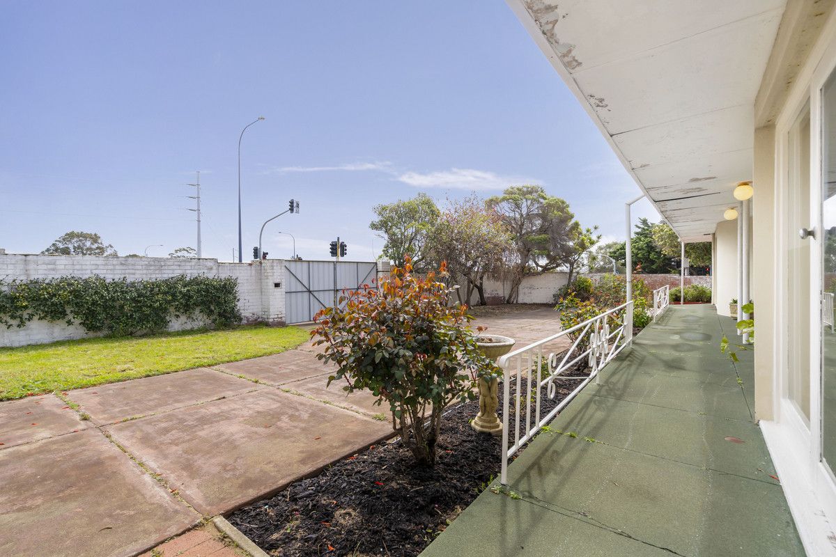 100 Gugeri Street, Claremont WA 6010, Image 2