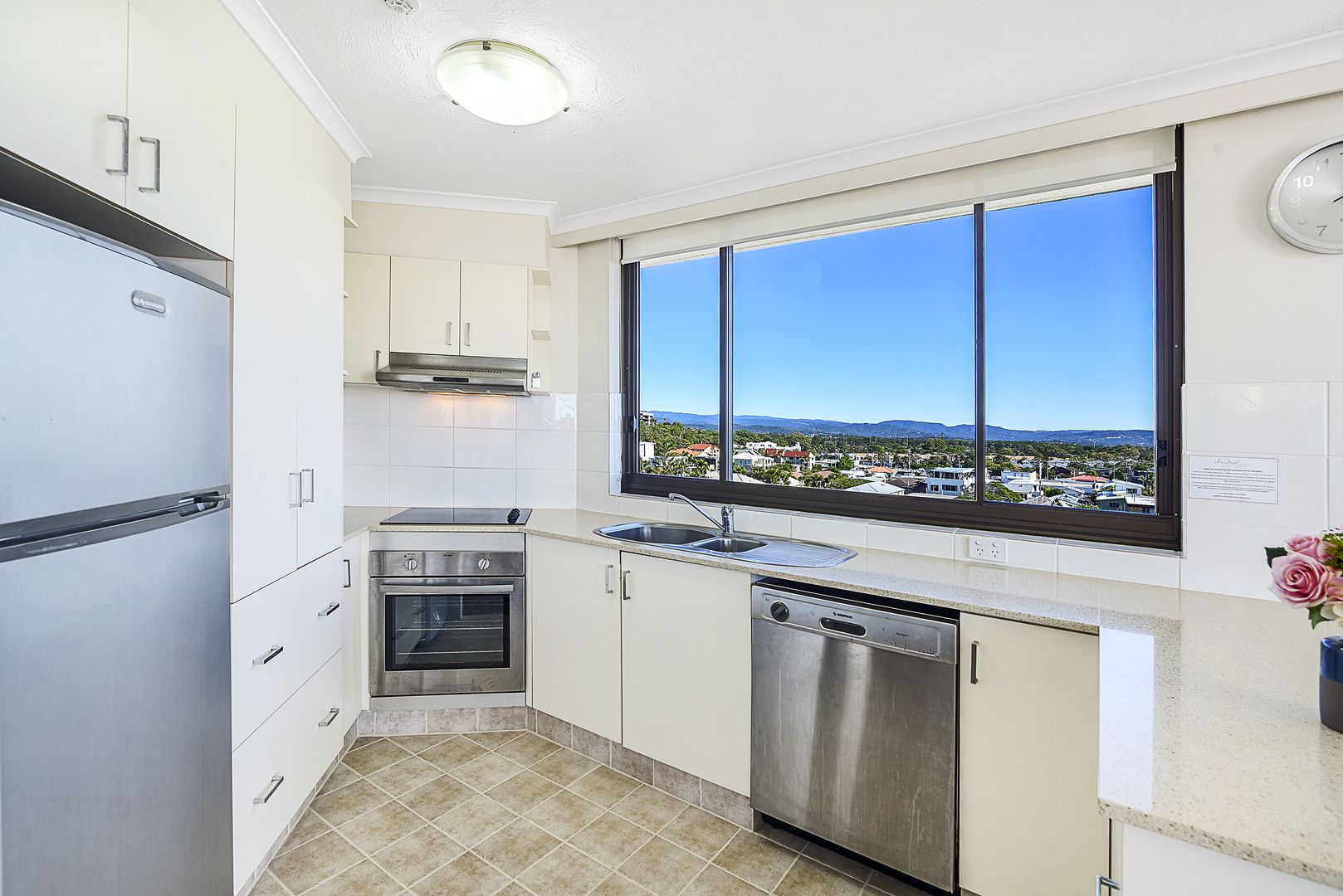 28/37 Albatross Avenue, Mermaid Beach QLD 4218, Image 2