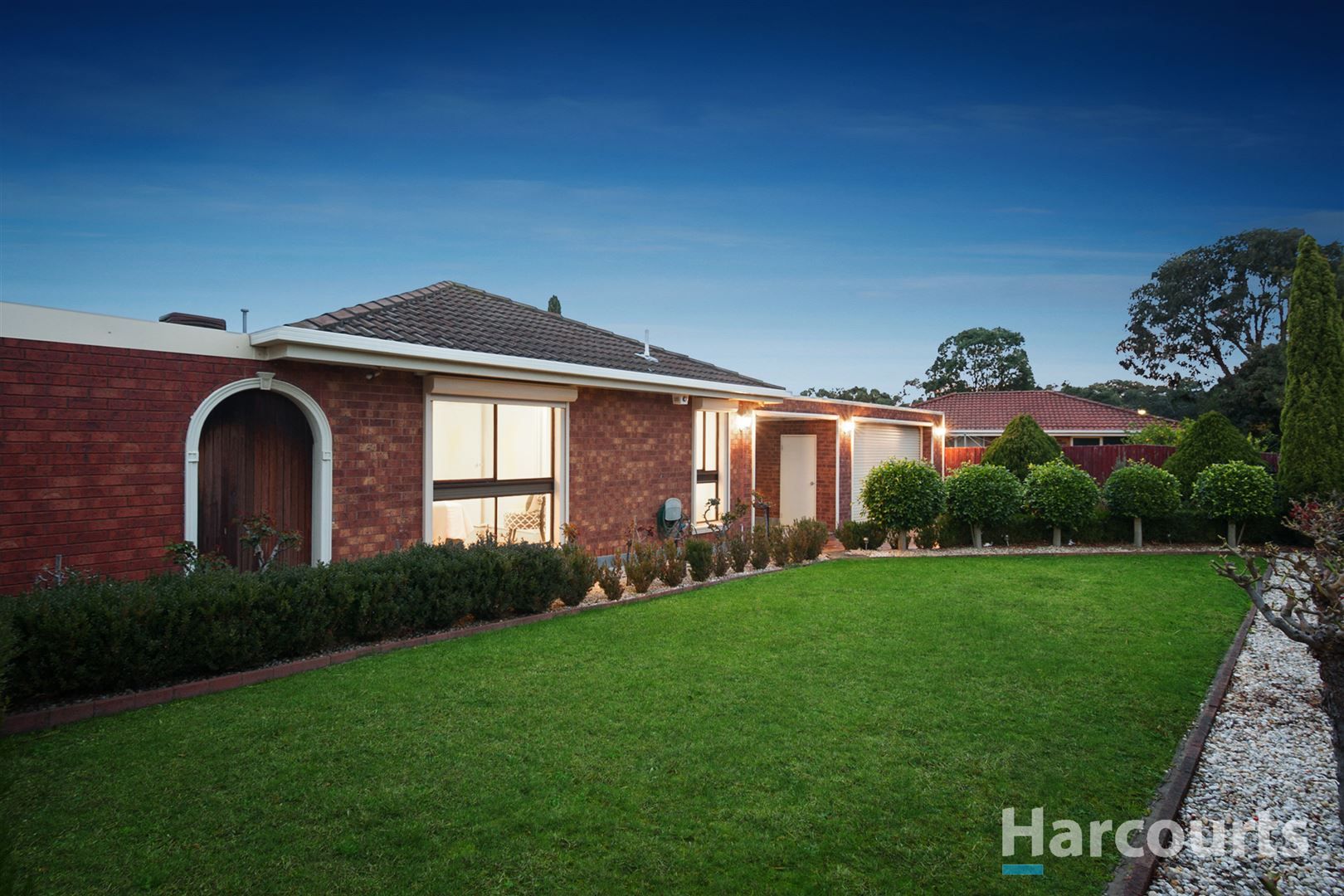 15 Lochalsh Court, Endeavour Hills VIC 3802, Image 1