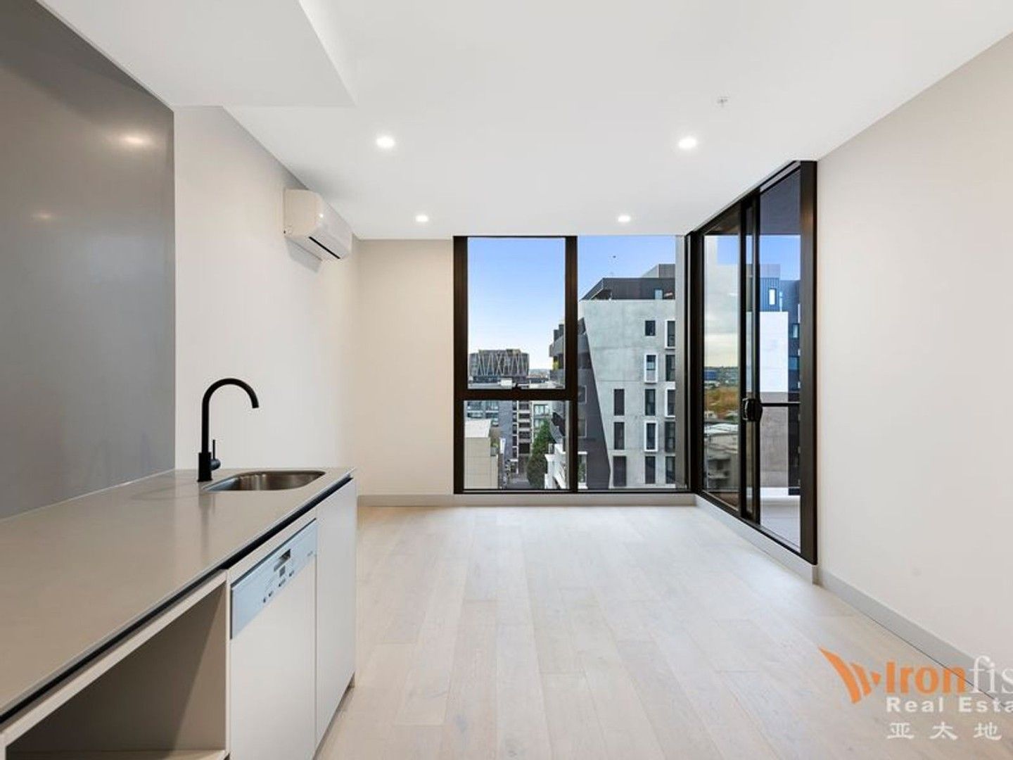 1 bedrooms Apartment / Unit / Flat in 516/33 Judd Street RICHMOND VIC, 3121