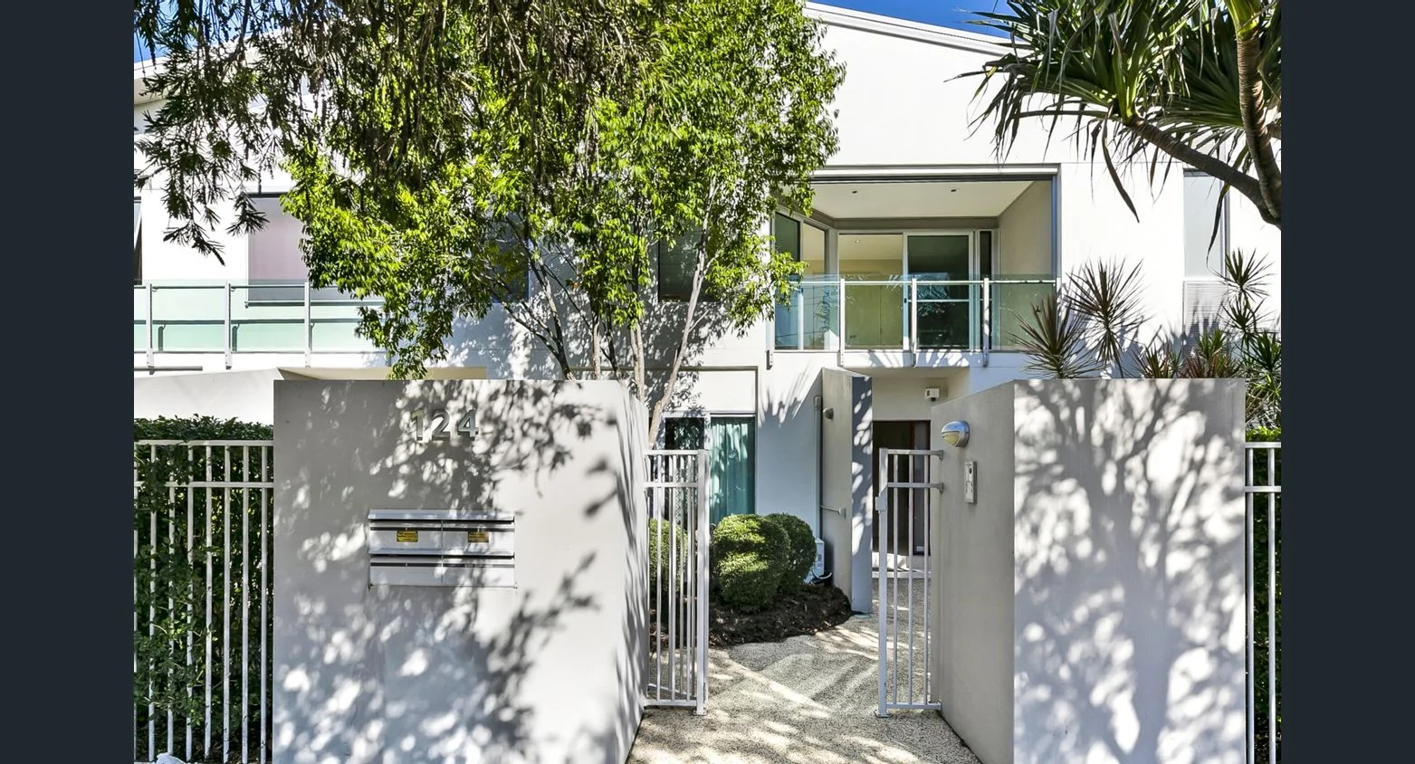 2/124 Stanhill Drive, Surfers Paradise QLD 4217