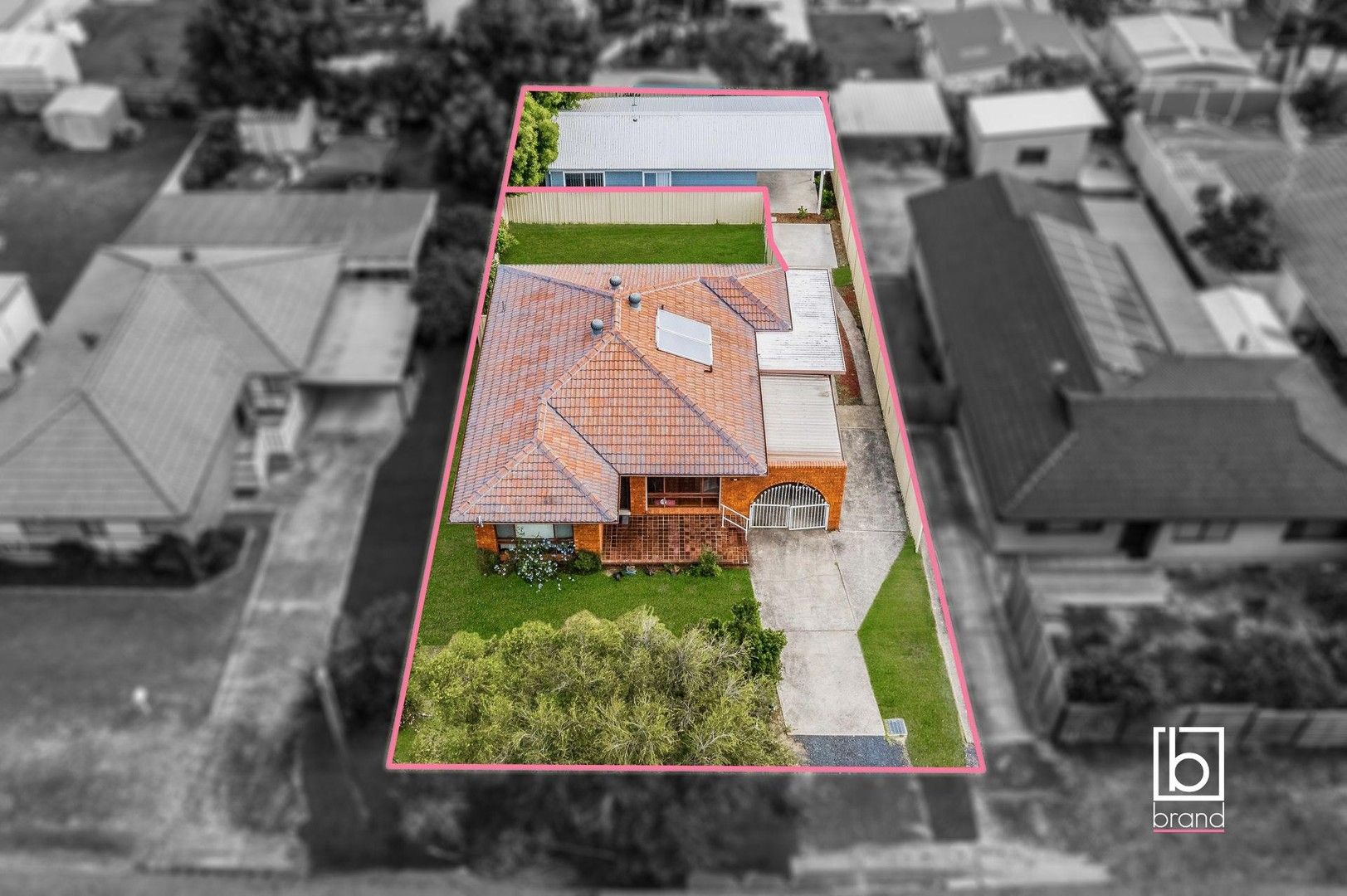 5 bedrooms House in 70 Thomas Mitchell Road KILLARNEY VALE NSW, 2261