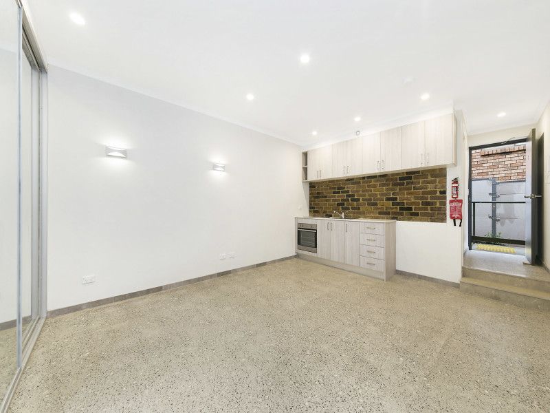 2/10 Sylvester Avenue, Roselands Property History & Address Research