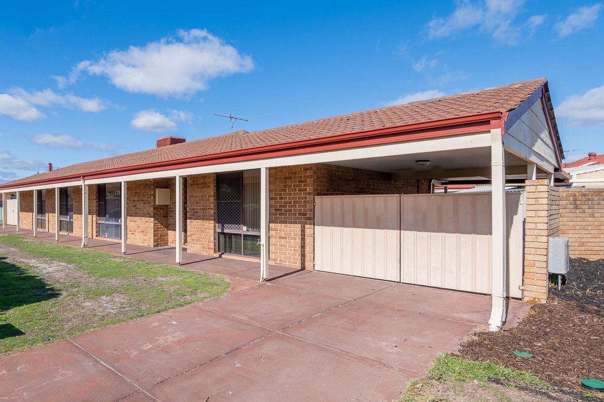 3 bedrooms House in 11 Wateredge Road THORNLIE WA, 6108