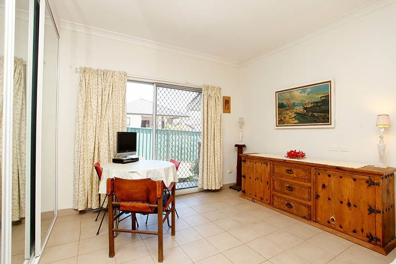 28/4 Wilkins Street, YAGOONA NSW 2199, Image 2