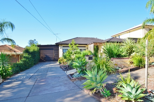 14 Dutton Drive, Para Hills SA 5096