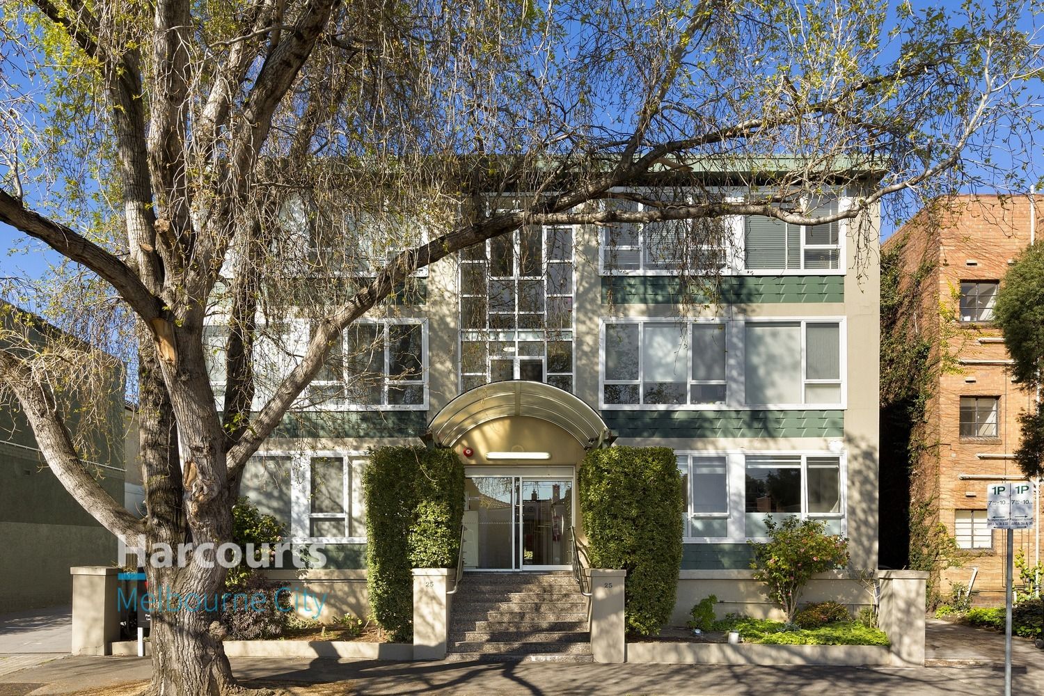 1 bedrooms Apartment / Unit / Flat in 211/25 Hotham Street EAST MELBOURNE VIC, 3002