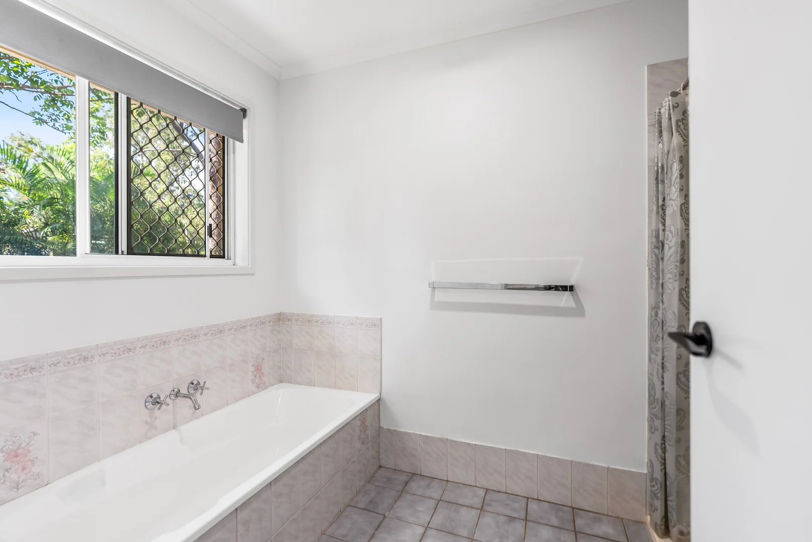 Additional image 10 of 118-120 Eildon Cl, Munruben QLD 4125