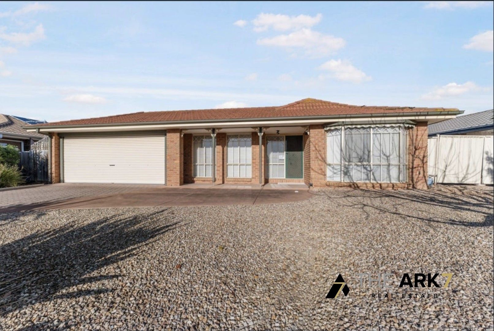 4 bedrooms House in 31 Pinnacle Crescent BROOKFIELD VIC, 3338
