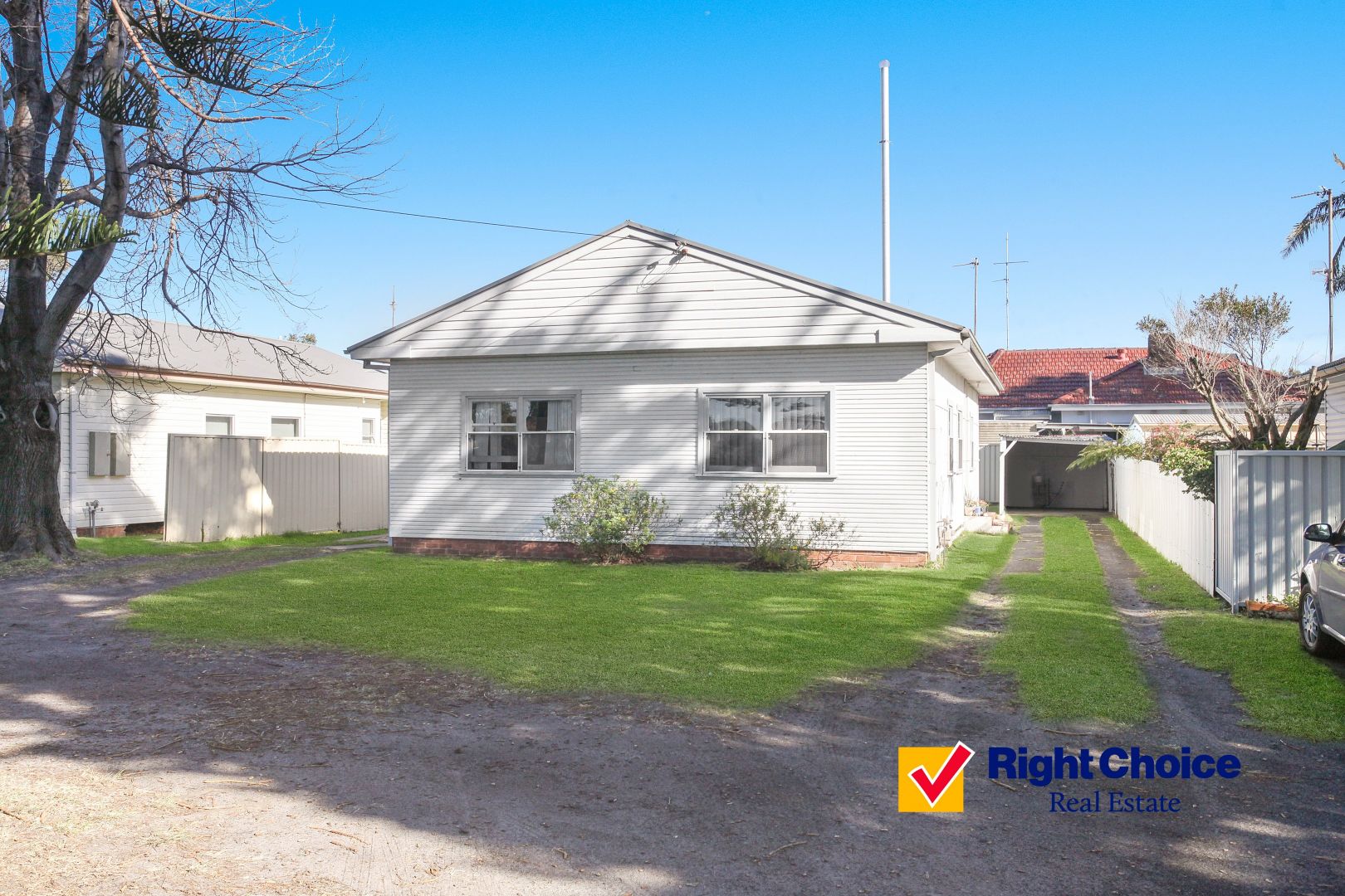 4 Shellharbour Road, Lake Illawarra NSW 2528, Image 1