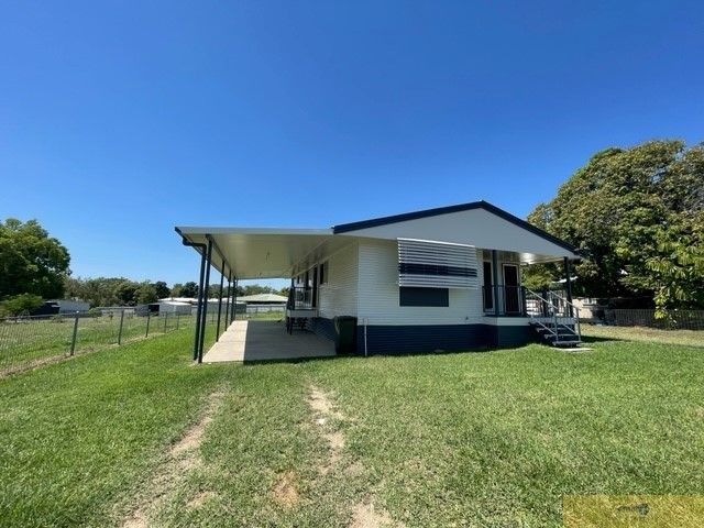 4 bedrooms House in 24 Armstrong Road QUEENTON QLD, 4820