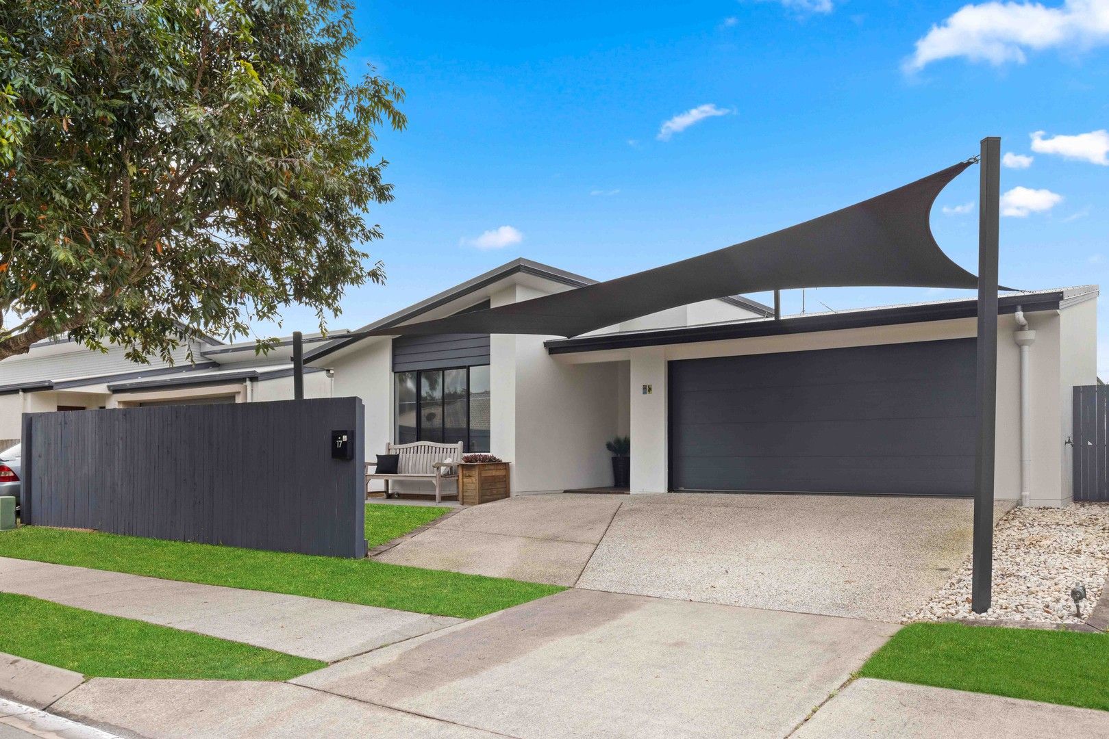 4 bedrooms House in 17 Peppermint Crescent SIPPY DOWNS QLD, 4556