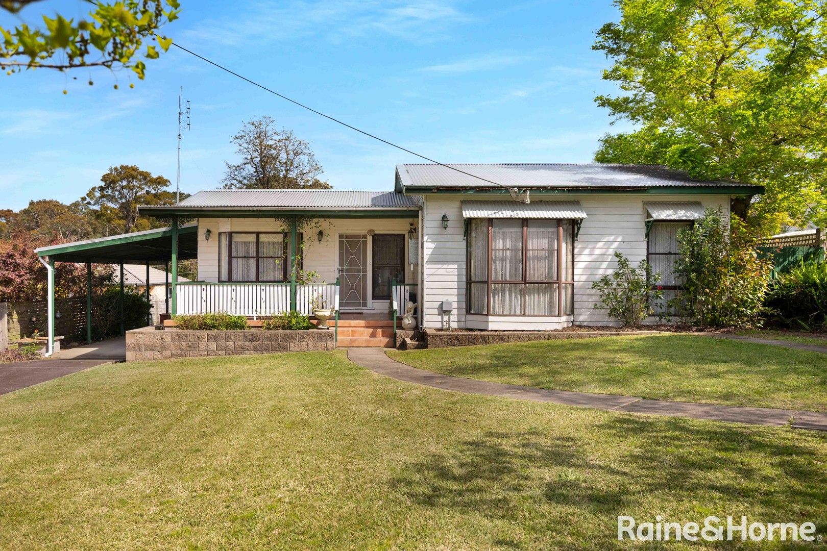 4 bedrooms House in 7 Hale Avenue NOWRA NSW, 2541