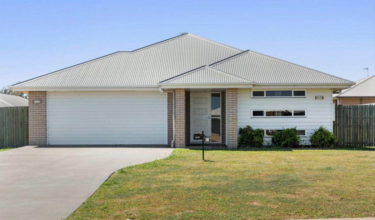 4 bedrooms House in 13 McIntosh Street WESTBROOK QLD, 4350