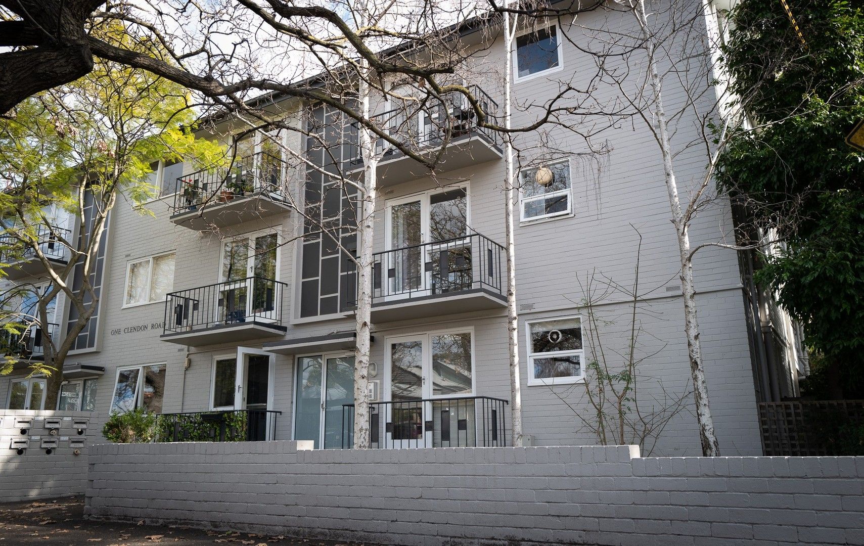 1 bedrooms Apartment / Unit / Flat in 13/1 Clendon Road ARMADALE VIC, 3143