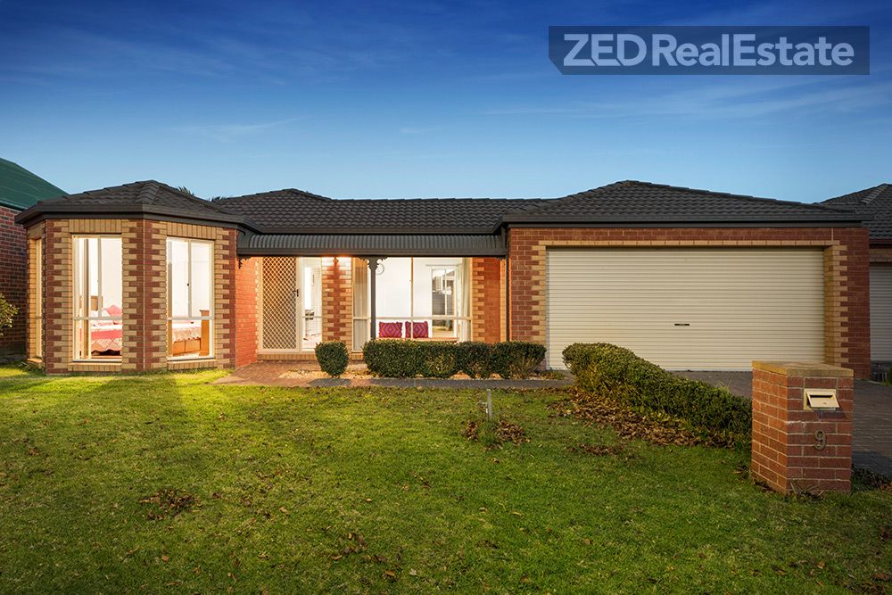 9 Manor Court, Cranbourne East VIC 3977, Image 0