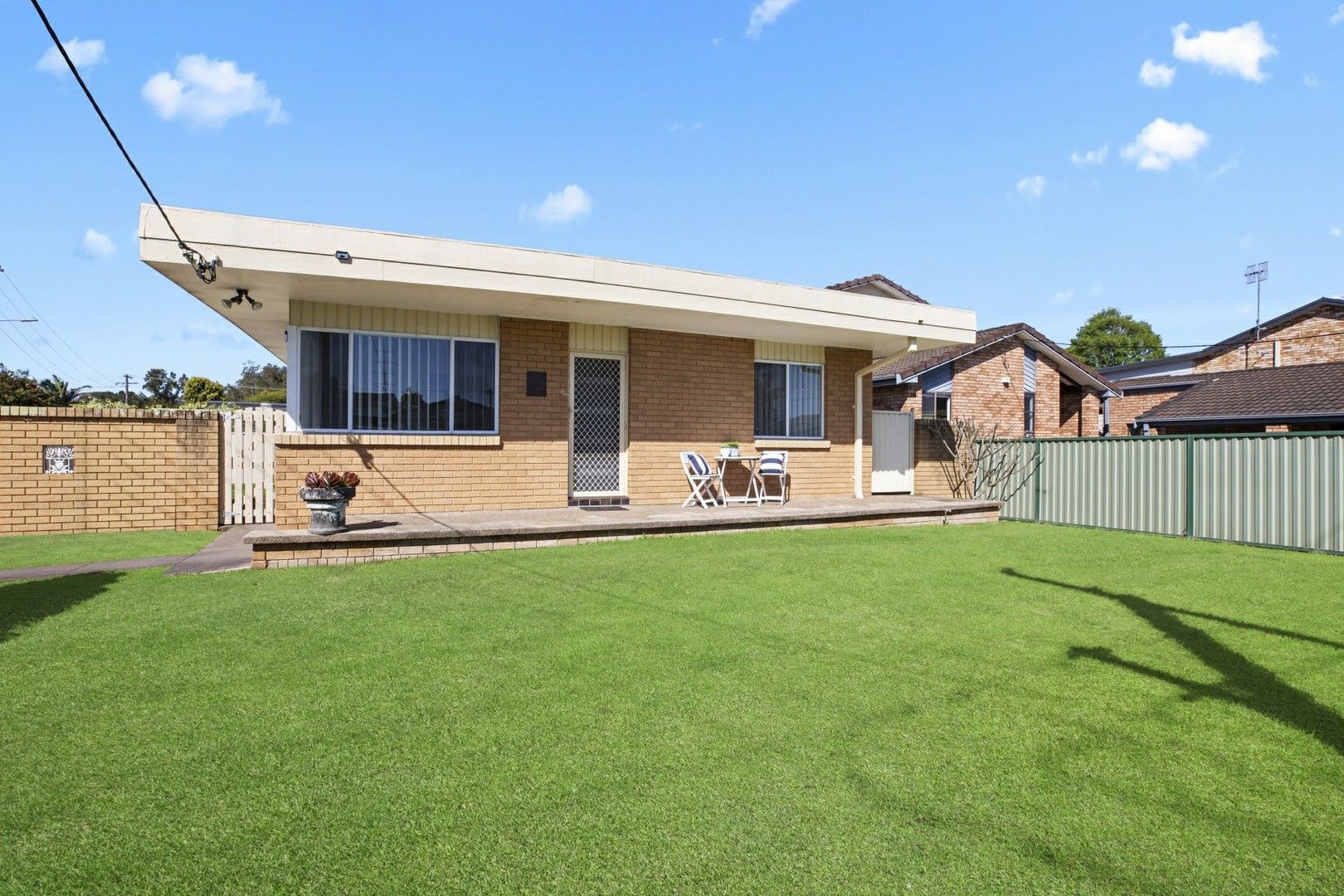 5 bedrooms House in 20 Yimbala Street KILLARNEY VALE NSW, 2261