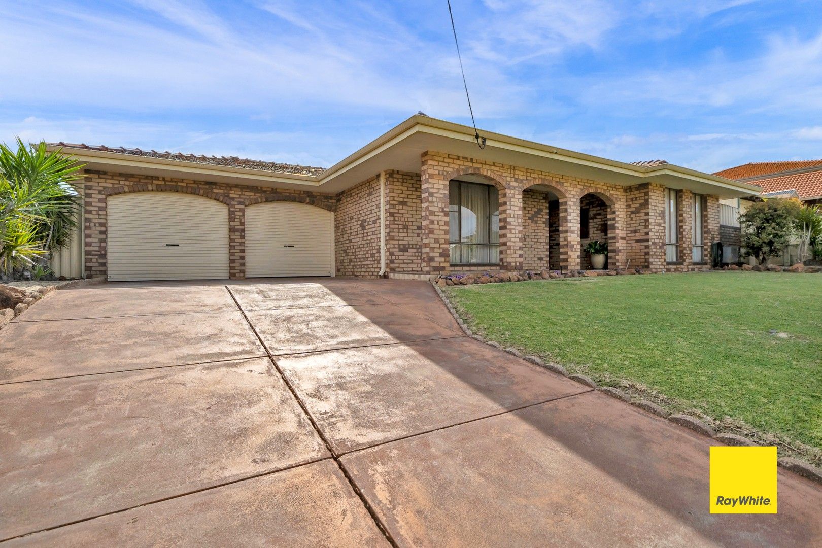 4 bedrooms House in 43 Bunya Street DIANELLA WA, 6059