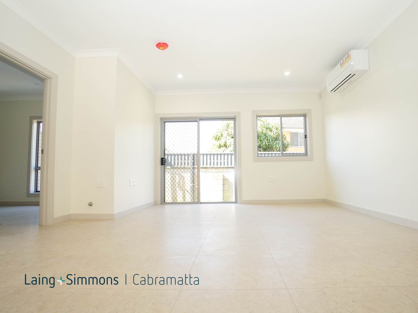 2/19 O'Connell Street, Smithfield NSW 2164, Image 2
