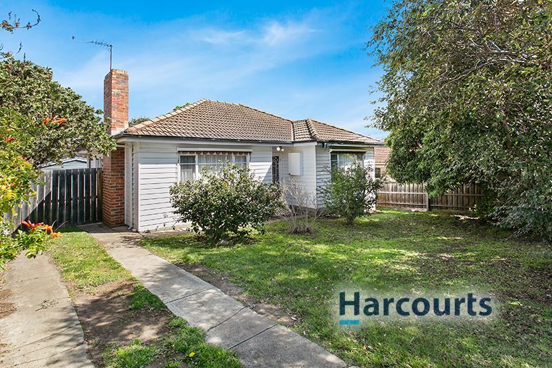 3 bedrooms House in 65 Hotham Road NIDDRIE VIC, 3042